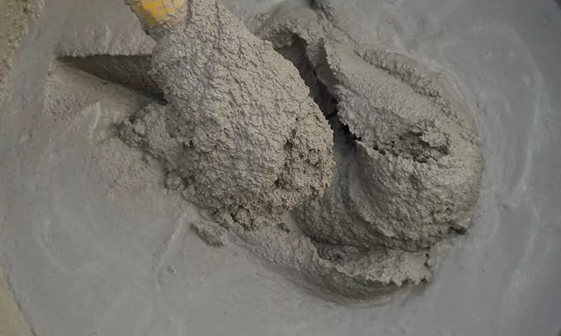 a photo of modified dry set cement mortar